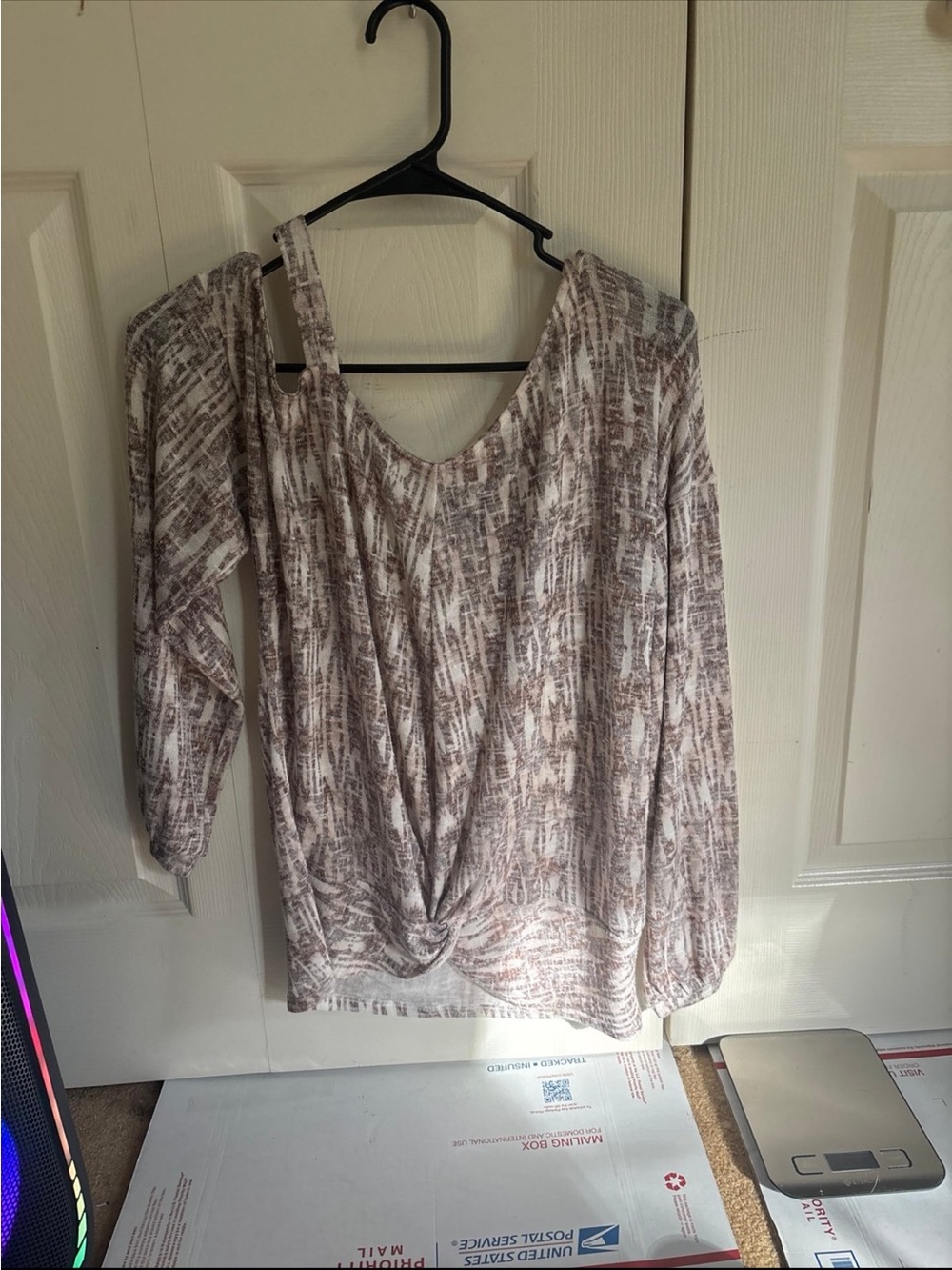 Daytrip Taupe & White Printed Long-Sleeve Knit Top with Twist Hem